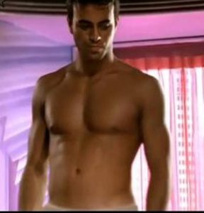 El "regreso" de Enrique Iglesias con su video musical con masturbación
