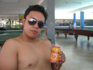 alajandro africano
23 años
vivo en bogota
y soy independiente