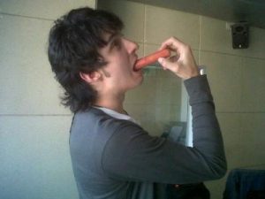 8 cms de salchicha adentro