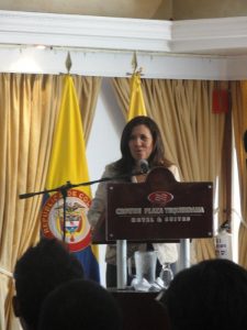 Catalina Ramírez, la secretaria de cultura, abriendo el evento.