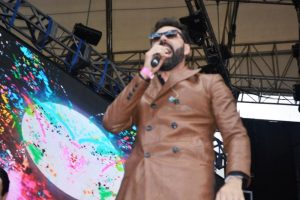 The Mills en la tarima de Radio Fest