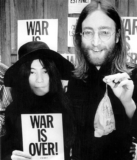 Imagen:https://www.facebook.com/johnlennon/