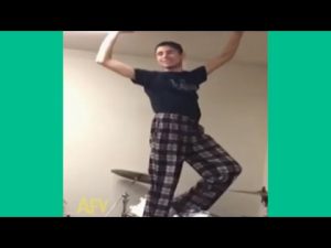 Thumbnail vídeo youtube: Los vines más vistos del mes de febrero