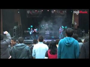 Thumbnail vídeo youtube: Quimera - Rocka en el Jingle Bell Rock 2013