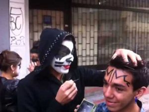 Thumbnail vídeo youtube: Tutorial para maquillarse como uno de los integrantes de Kiss