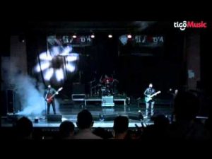 Thumbnail vídeo youtube: Mentiras - La Pestilencia en el Jingle Bell Rock 2013