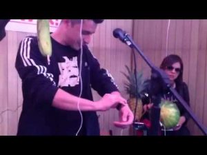 Thumbnail vídeo youtube: Liss Pereira y Santiago Rendón hacen su debut metalero en Rock al Parque 2013