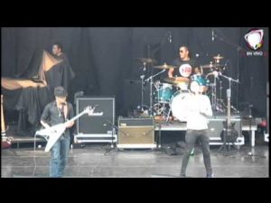 Thumbnail vídeo youtube: Jingle Bell Rock con The Hall Effect - "Hitman Story"