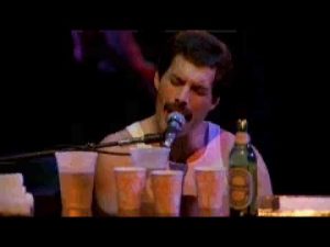 Thumbnail vídeo youtube: Queen - somebody to love