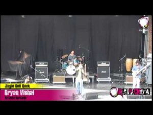 Thumbnail vídeo youtube: Jingle Bell Rock 2012 con Bryan Visbal - "Nubes negras"
