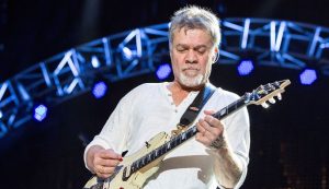 Subastarán dos de las guitarras de Eddie Van Halen