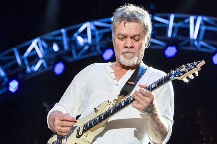 Subastarán dos de las guitarras de Eddie Van Halen