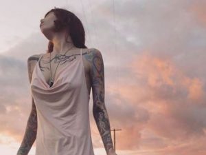 Foto tomada de: @caitinkitten | Instagram