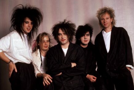 POR FIN! Robert Smith, líder de The Cure, confirma que lanzarán disco tras 10 años sin música POR FIN! Robert Smith, líder de The Cure, confirma que lanzarán disco tras 10 años sin música