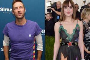 Dakota-Johnson-And-Chris-Martin-Prove-They-Are-One-Modern-Family-With-Gwyneth-Paltrow-700x466