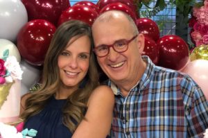 laura-acuna-y-jota-mario-valencia-presentadores-420x278