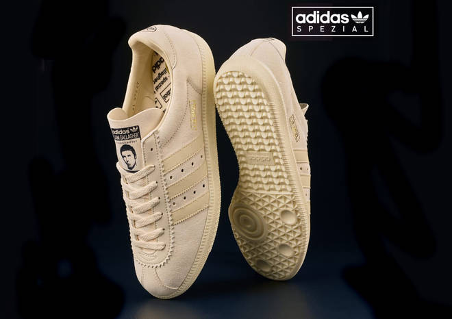 multitud lotería Modales Liam Gallagher presenta sus propios tenis marca Adidas - Radioacktiva.com