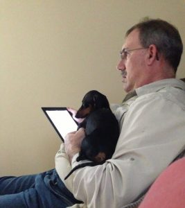 “Hay dos cosas que mi padre siempre odió: Los perros y la tecnología“