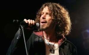 Antes de establecerse como uno de los mejores vocalistas del mundo con Soundgarden, Chris Cornell trabajó como manipulador de pescado para un mayorista de mariscos.