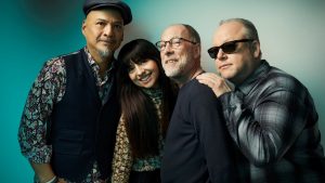 Pixies lanzó su nuevo sencillo 'Hear Me Out' con un épico video