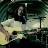 Familia de Chris Cornell publica álbum inédito del cantante