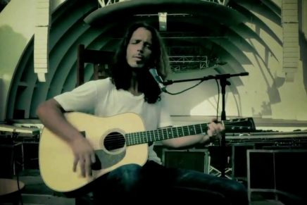 Familia de Chris Cornell publica álbum inédito del cantante