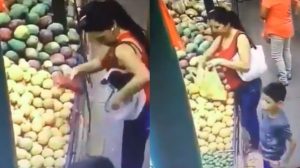 lady-rata-video-mujer-roba-dinero-a-nino-mercado-de-apatzingan-michoacan