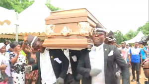 negritos-bailando-ataud-