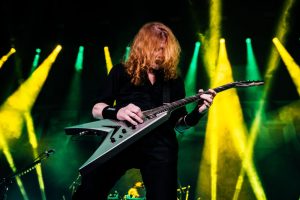 En junio de 2019, Dave Mustaine de Megadeth hizo público la noticia de que le diagnosticaron cáncer de garganta. Ante el anuncio, él y sus médicos presentaron un plan de acción y la leyenda expresó su confianza. Todo fue controlado unos meses después y Mustaine regresó a la música.