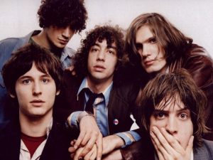 ¡Recién salido del horno! The Strokes estrena video de 'The Adults Are Talking'