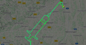 Piloto Dibuja Jeringa en el cielo - Twitter Flight Radar