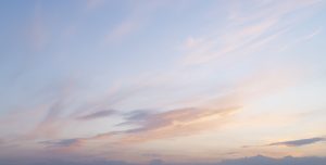 (FOTOS) Descubren extraño fenómeno en el cielo de una ciudad francesa