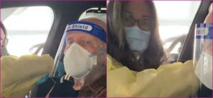 Anthony Hopkins recibió su vacuna COVID-19 y se la aplicó una colombiana