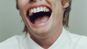 Estrella de TikTok gana récord Guinness por tener la boca más grande del mundo