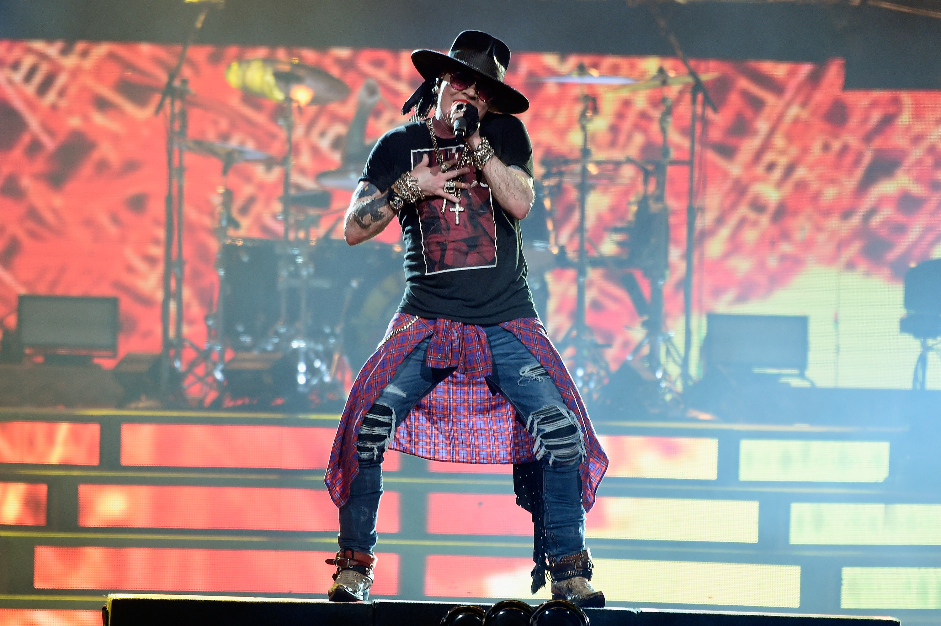 Guns N' Roses presenta "Absurd", su nueva y poderosa canción