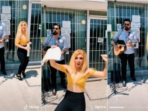 Mujer celebra su divorcio