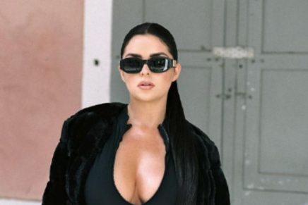 Demi Rose presume sus curvas en el mar