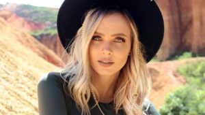 No dejó mucho a la imaginación: Elizabeth Loaiza calentó las redes con fotos en lencería