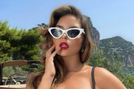 Demi Rose se puso un vestido con escote y casi se le salen las ‘lolas’