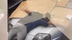 Todo menos el carro: Hombre protegió a su carro del granizo con su propio cuerpo