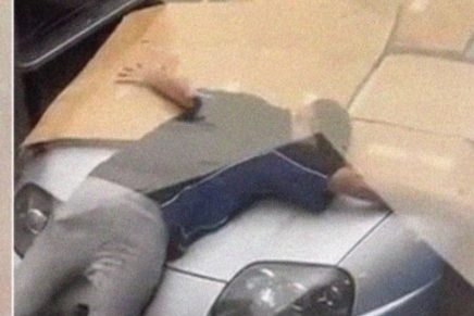 Todo menos el carro: Hombre protegió a su carro del granizo con su propio cuerpo