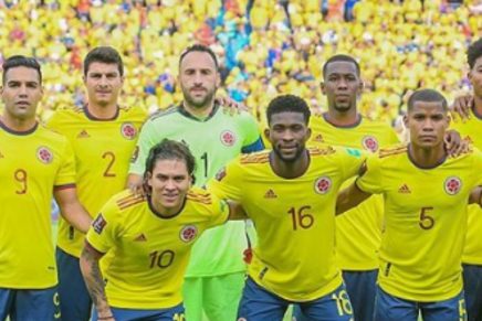 Revelan audio del VAR de la posible mano penal para Colombia contra Brasil
