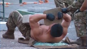 Supersoldados que rompen ladrillos con la cabeza: La nueva exhibición de Corea del Norte