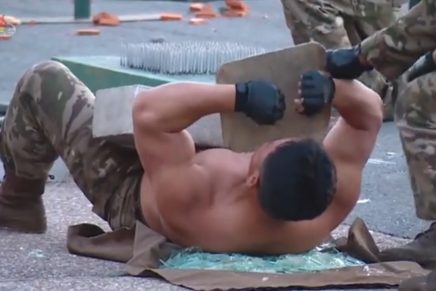 Supersoldados que rompen ladrillos con la cabeza: La nueva exhibición de Corea del Norte