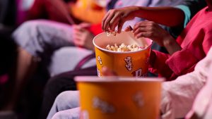 Familia metió ingredientes para hacer una sopa en un cine