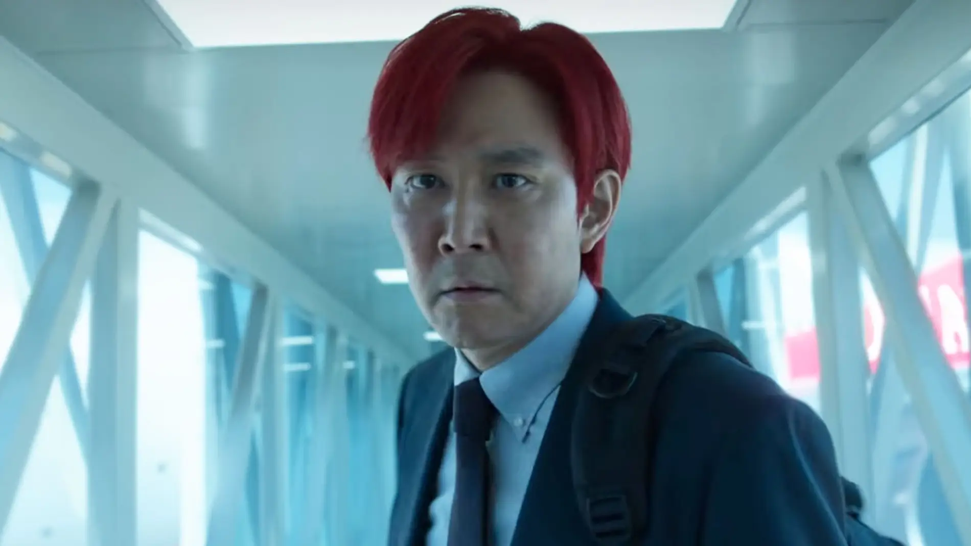Игра в кальмара самозванец. Lee Jung Jae игра в кальмара. Игра в кальмара красные волосы. Сон Кан Хо игра в кальмара.