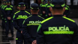 Burlas y memes por mal montaje en Photoshop de Policías en Colombia