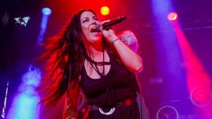 Evanescence lanzó una versión de 'Across The Universe' de The Beatles