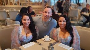 Gemelas comparten el mismo novio y quieren embarazarse al tiempo