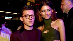 Periodista confundió a Zendaya con Tom Holland en el balón de oro